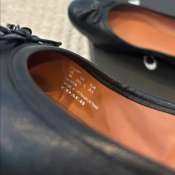 Clearing out ❗️Coach ‘Benni’ Leather Ballet Flats - Picture 7 of 7